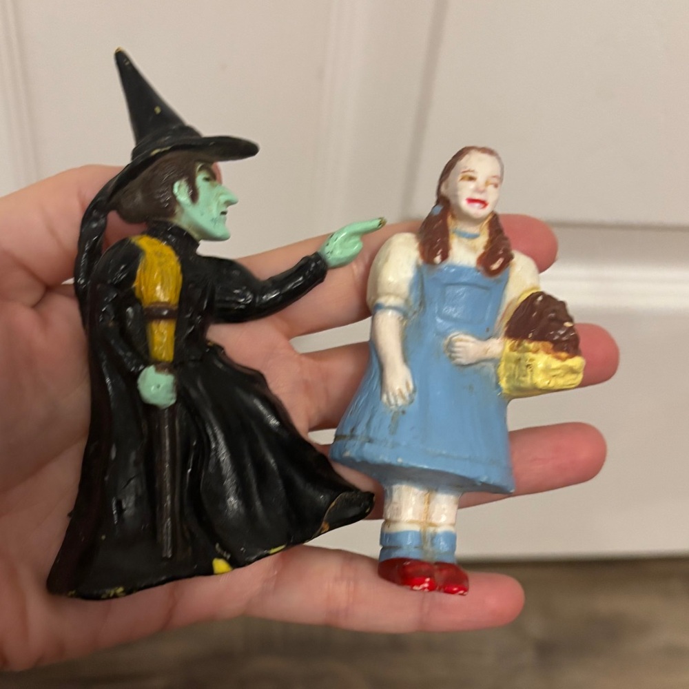 Vintage 1989 Wizard of Oz Fridge Magnets, READ
